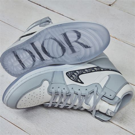 dior shoes on the bottom.